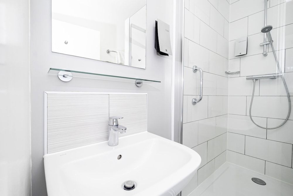 The Majestic Hotel Standard Twin Room, Ensuite 18