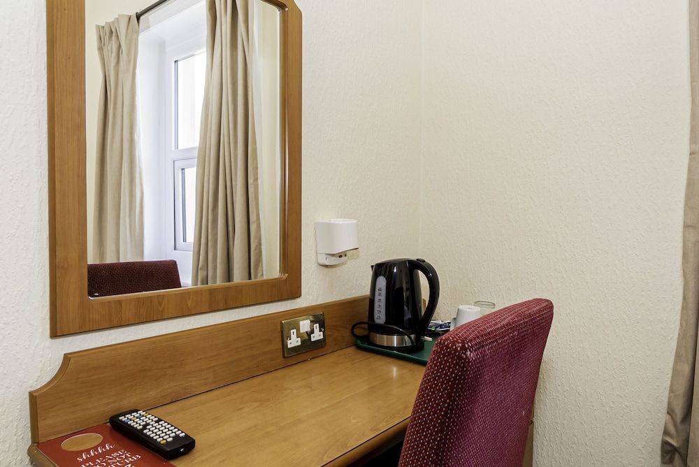 The Majestic Hotel Classic Single Room, Ensuite, Sea View 3