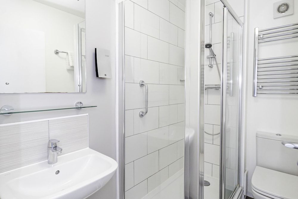 The Majestic Hotel Standard Twin Room, Ensuite 17