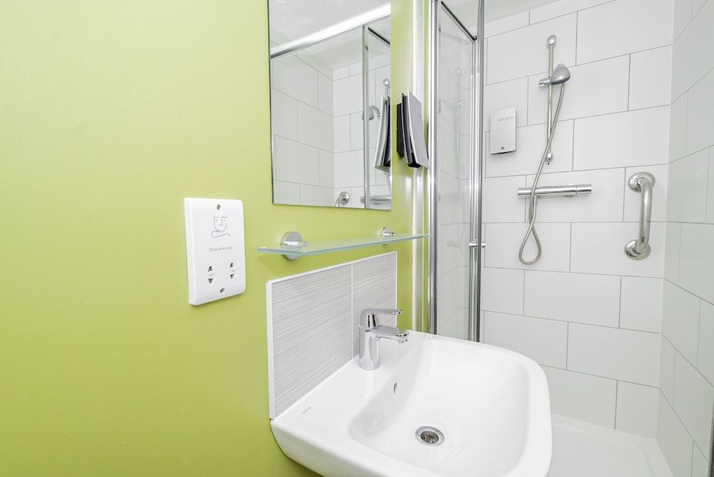 The Majestic Hotel Classic Single Room, Ensuite, Sea View 7