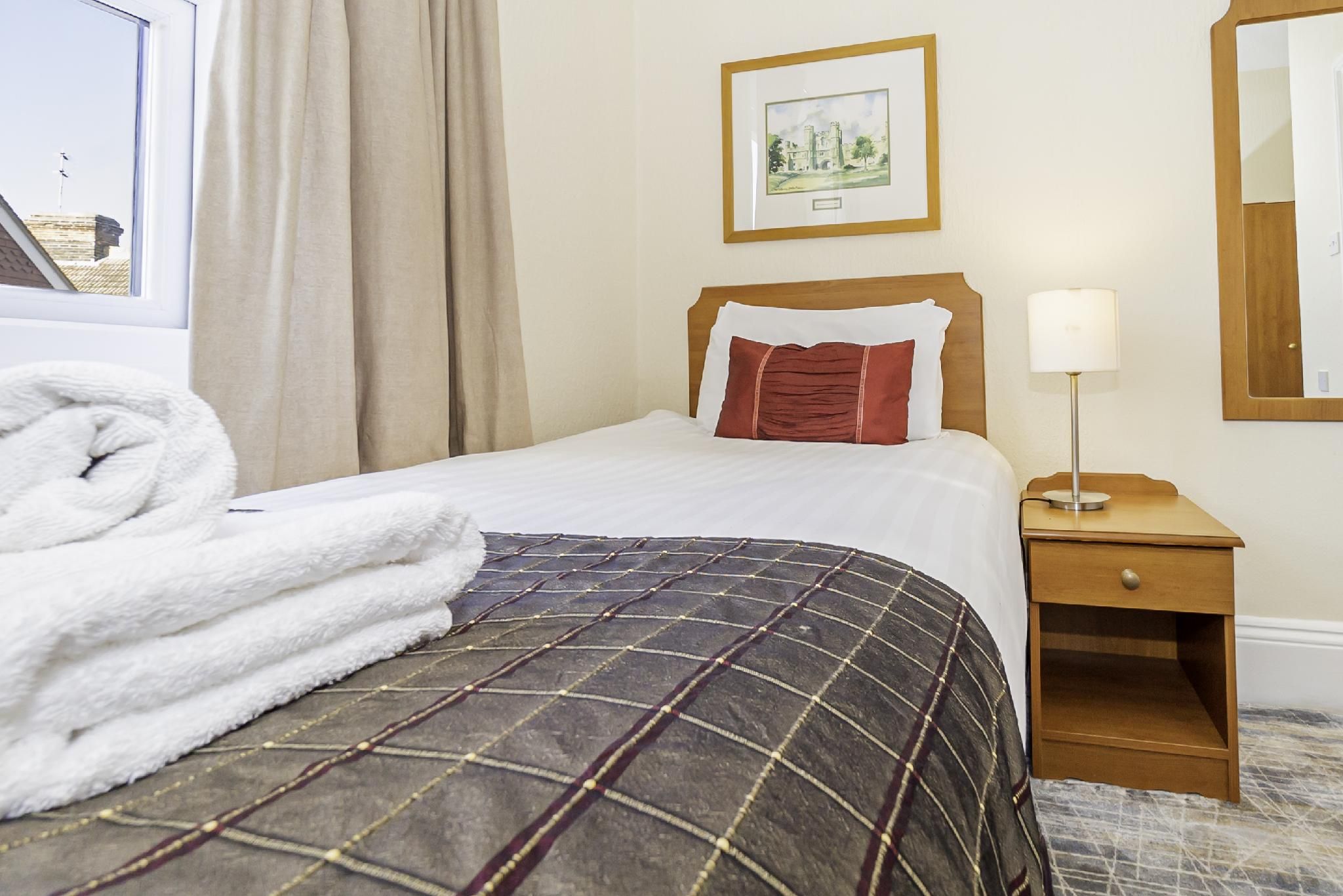 Classic-Single room-Ensuite-Sea view