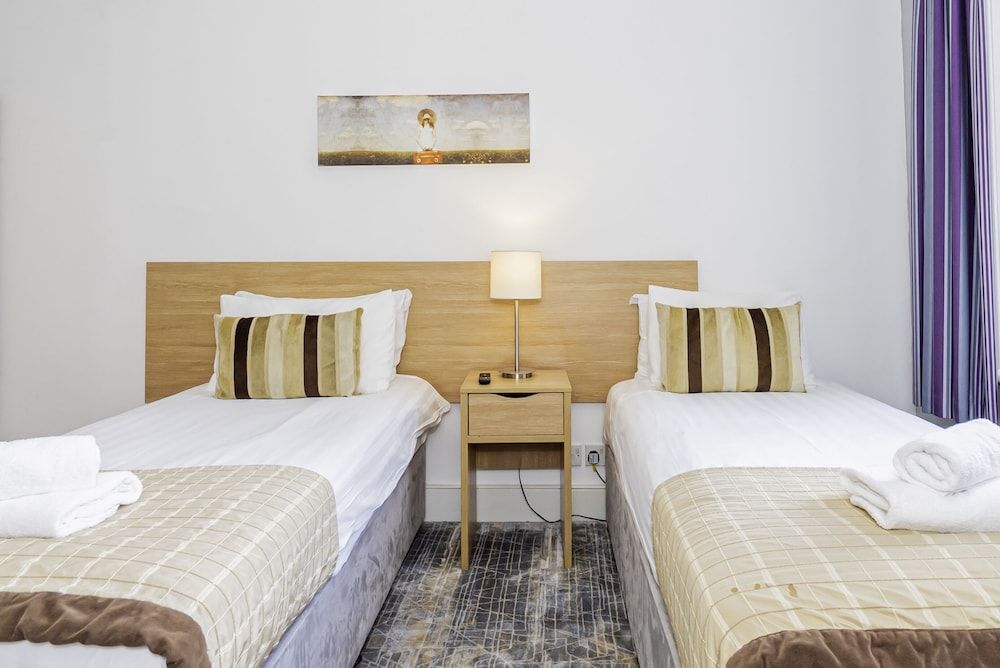 The Majestic Hotel Standard Twin Room, Ensuite 15