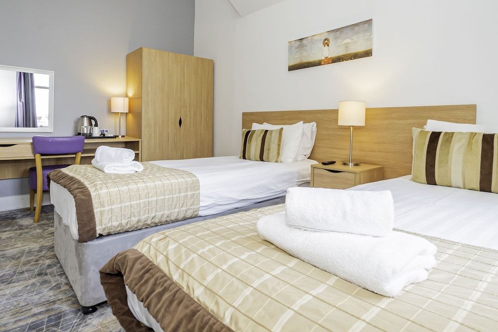 The Majestic Hotel Standard Twin Room, Ensuite 14