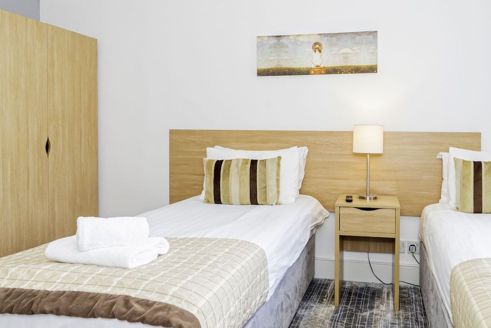 The Majestic Hotel Standard Twin Room, Ensuite 6