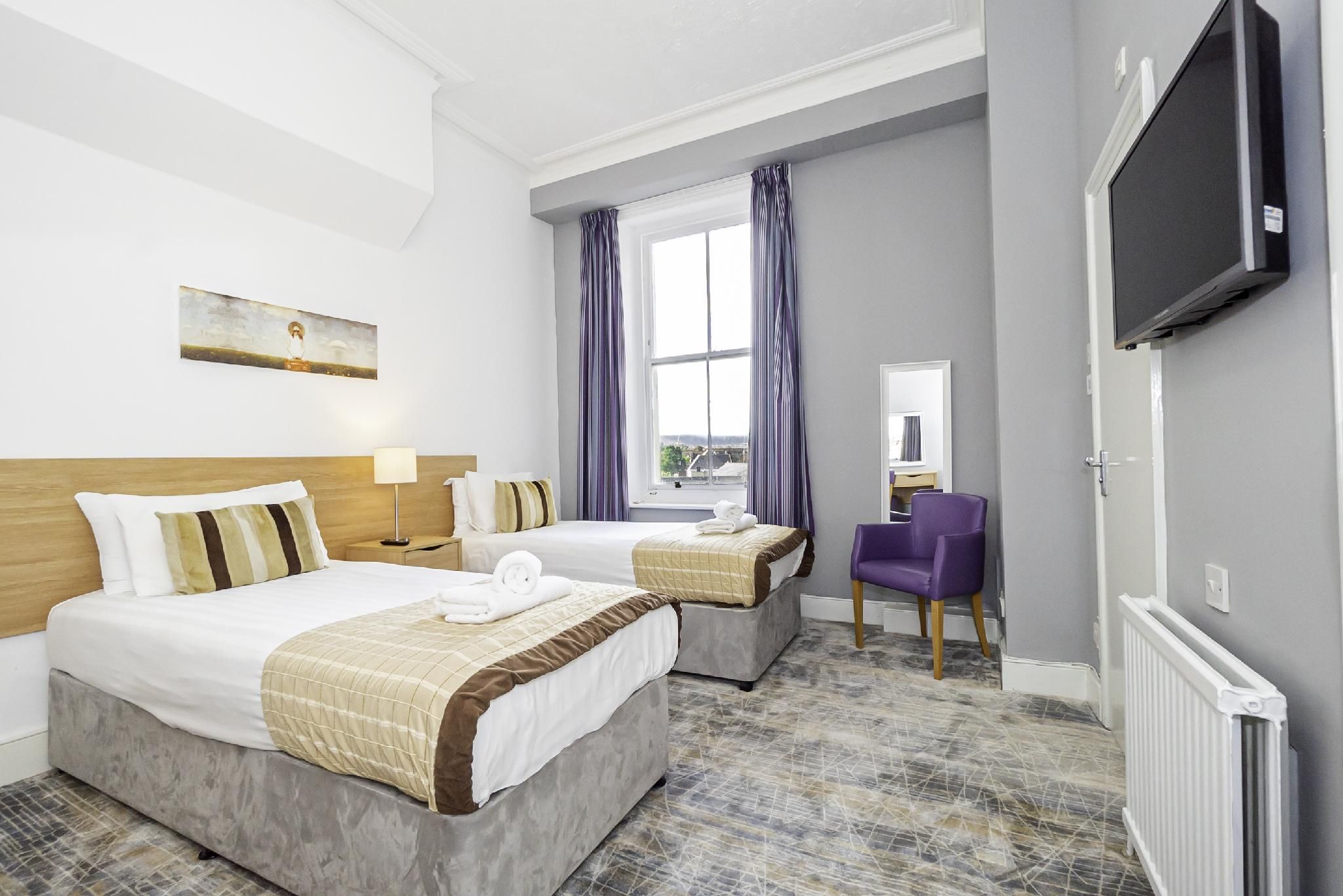 Standard-Twin room-Ensuite