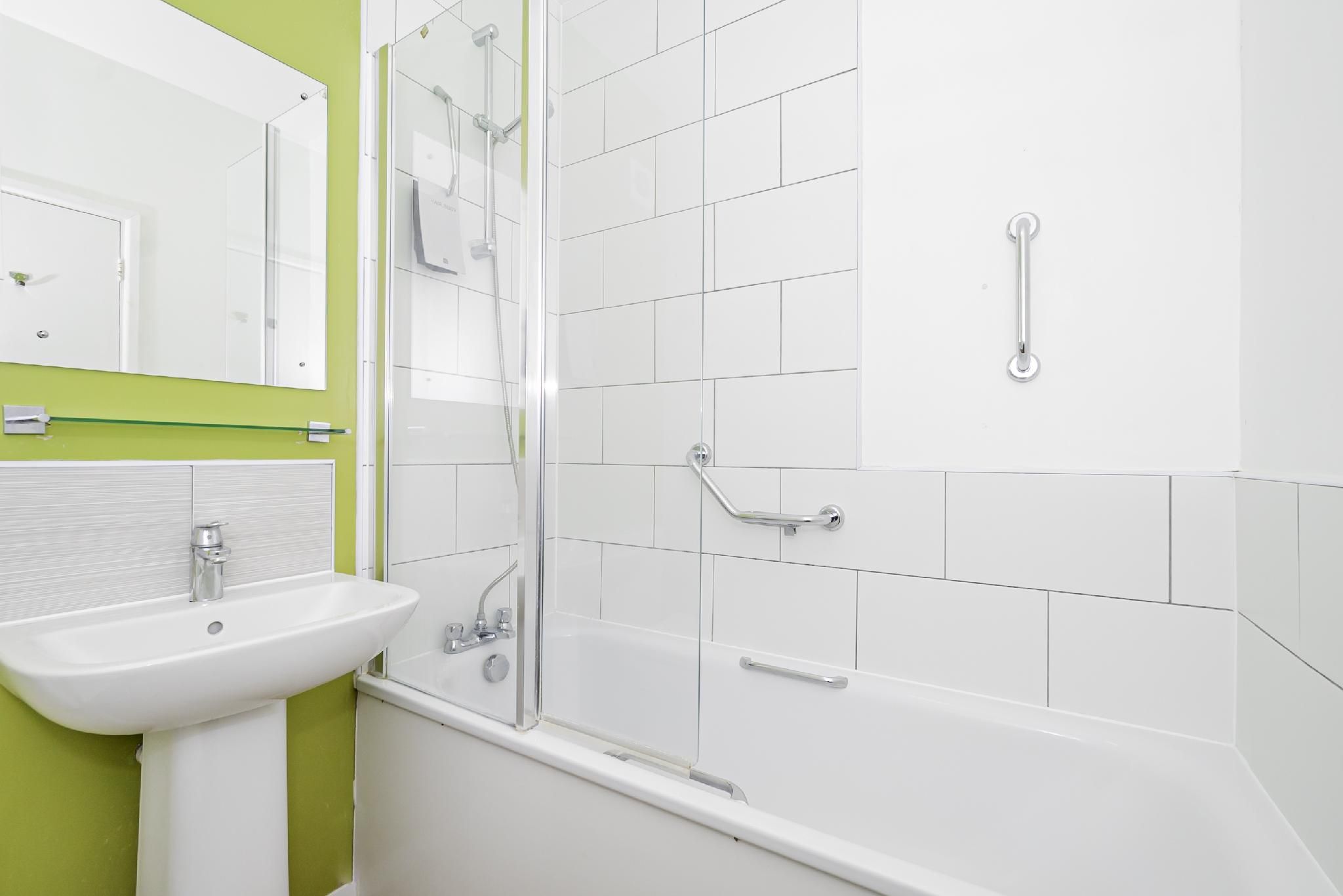 Standard-Family room-Ensuite