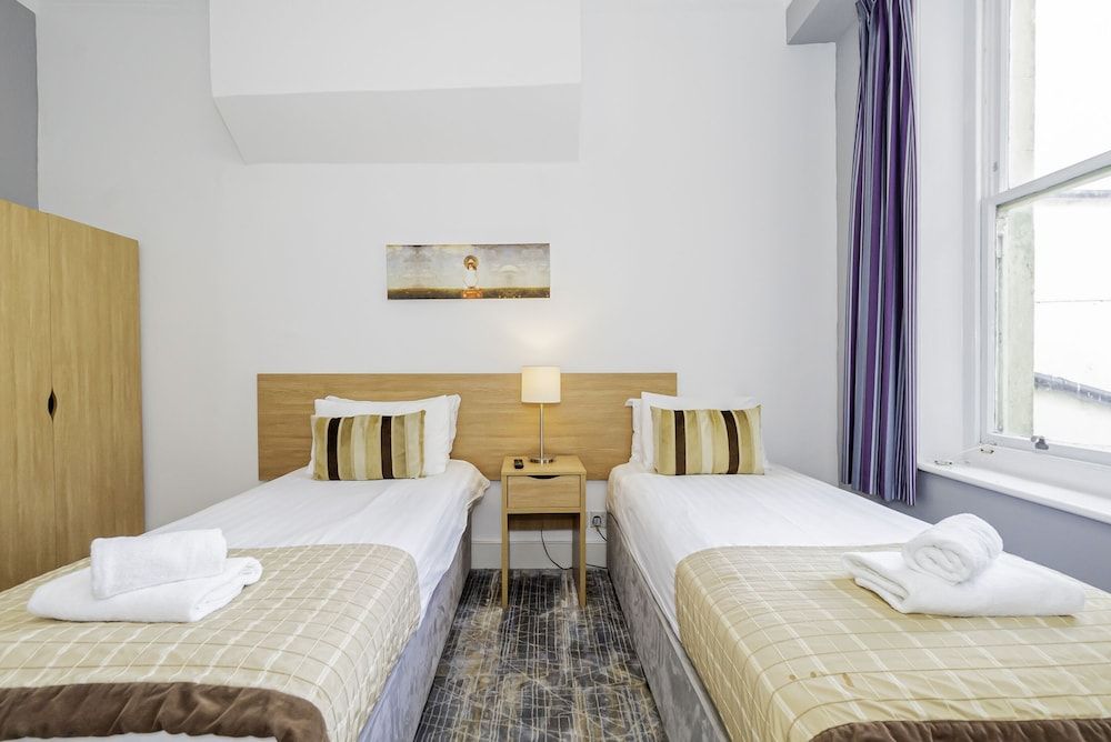 The Majestic Hotel Standard Twin Room, Ensuite 7