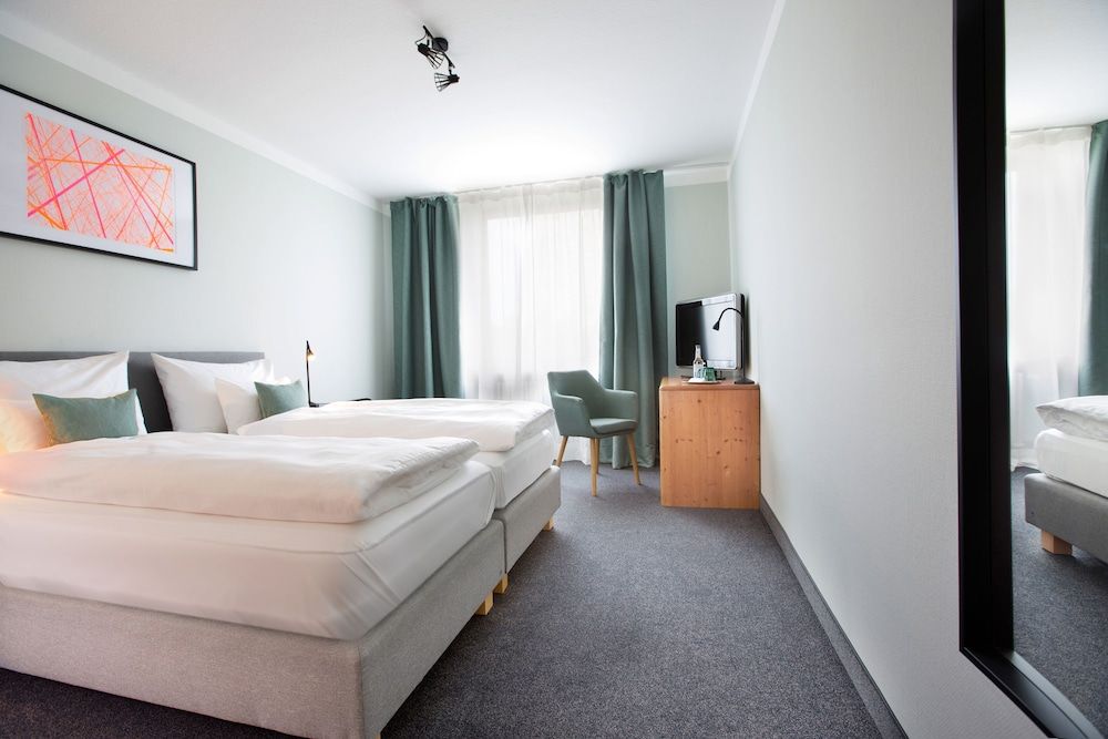 Hotel Rotkreuzplatz Double Room 2