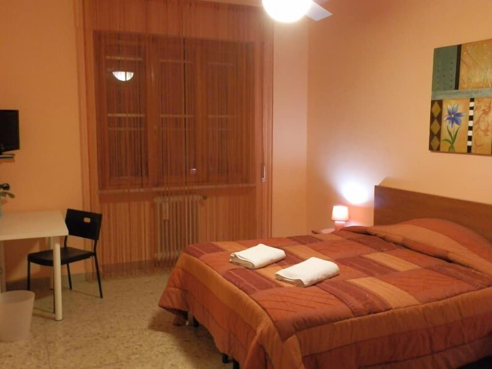 undefined Airport Pisa Rooms 3