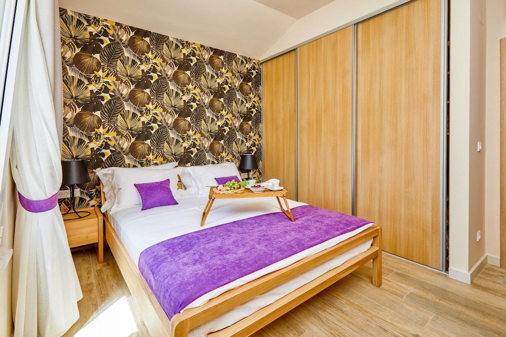 Maison W Deluxe Apartment, Garden View 2