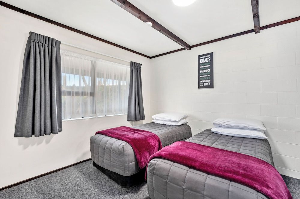 Mountain Heights Lodge Motel Unit 4 Pax