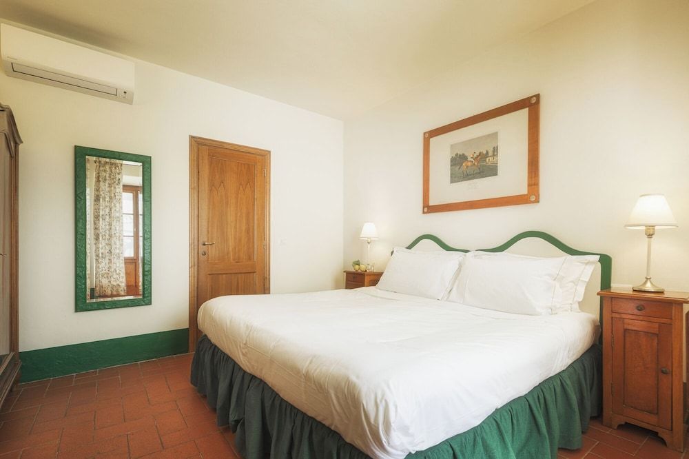 Relais Poggio Borgoni Classic Double Room 2