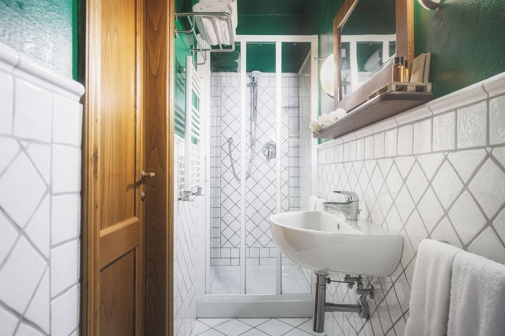 Relais Poggio Borgoni Classic Double Room 5