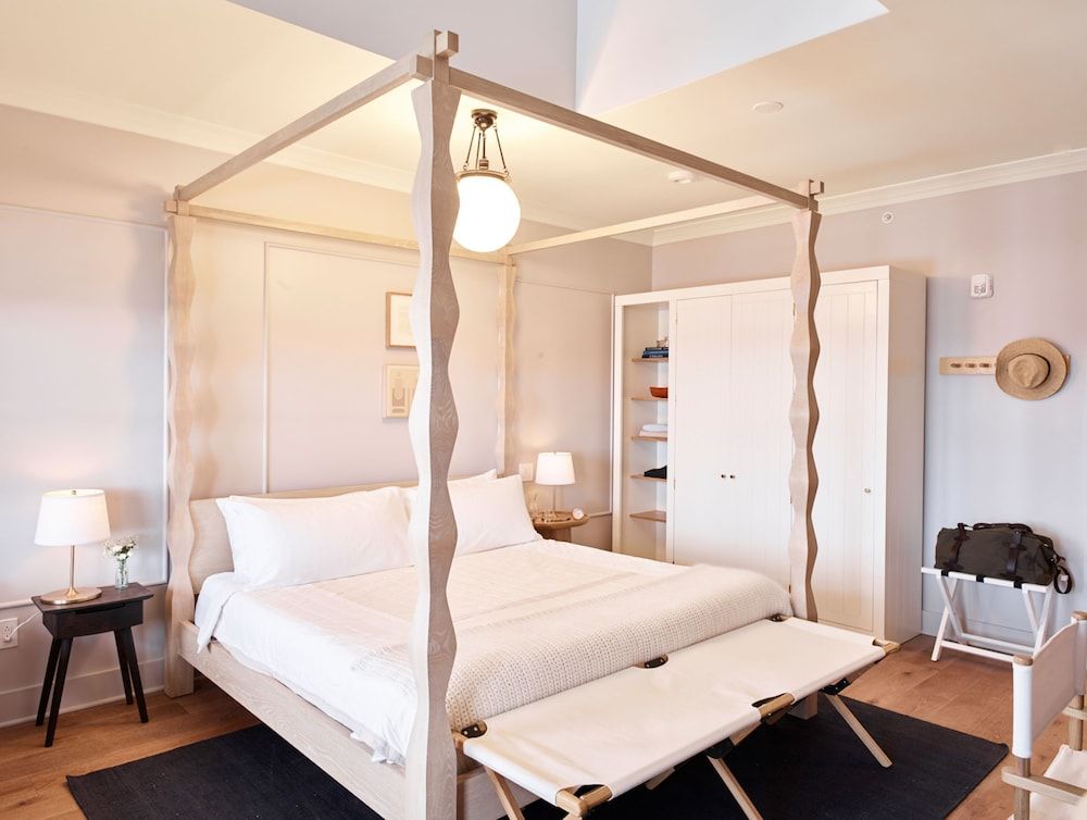 The Lake House on Canandaigua Room, 1 King Bed 4