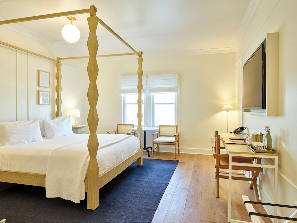 The Lake House on Canandaigua Suite, Multiple Beds (Town) - ADA 2