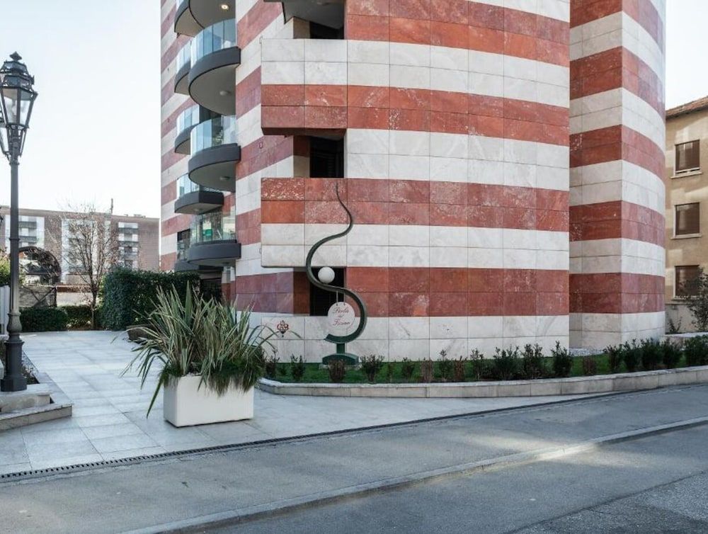 undefined Roggia Apartments 6