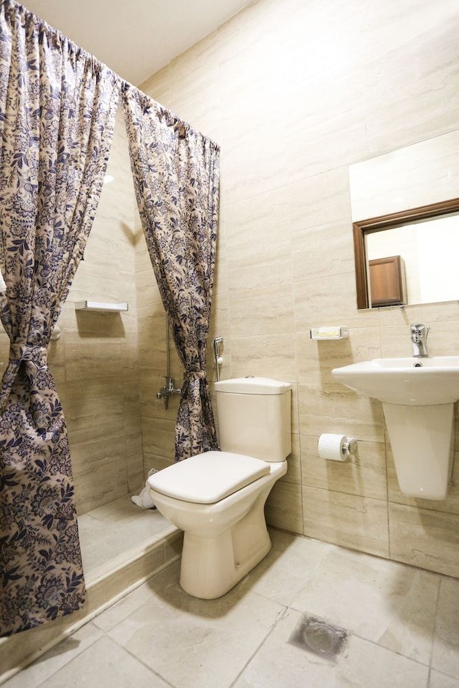 7Boys Hotel Double Room 13