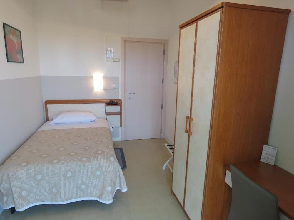Hotel Marta Forlì Classic Single Room 2