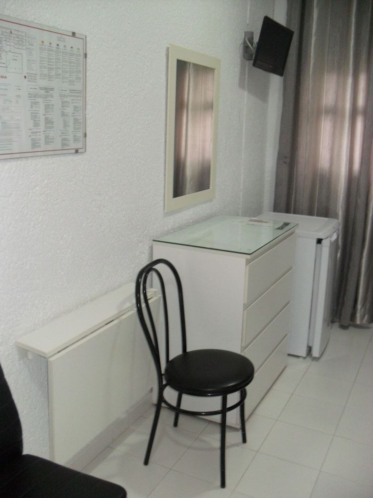 Hotel Lo Monte Double Room 9