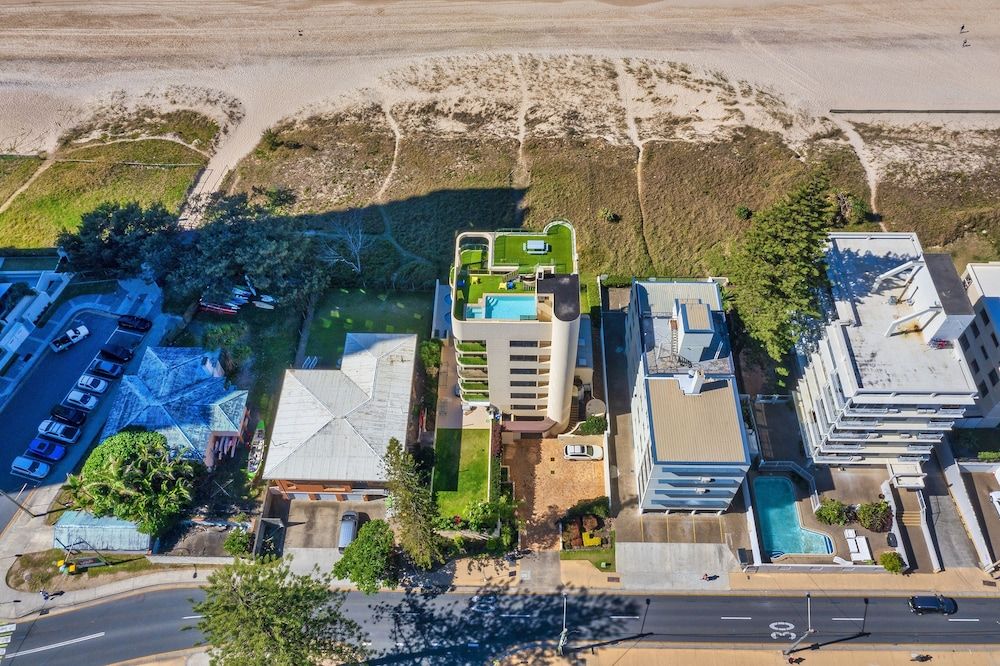 undefined Premiere Apartments -HR Surfers Paradise 4