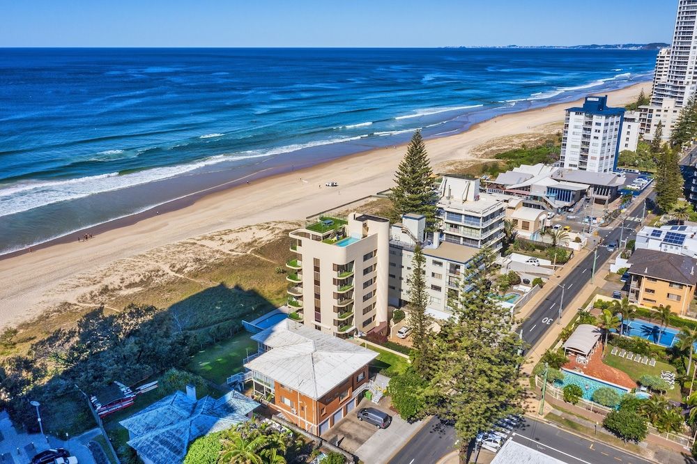 undefined Premiere Apartments -HR Surfers Paradise