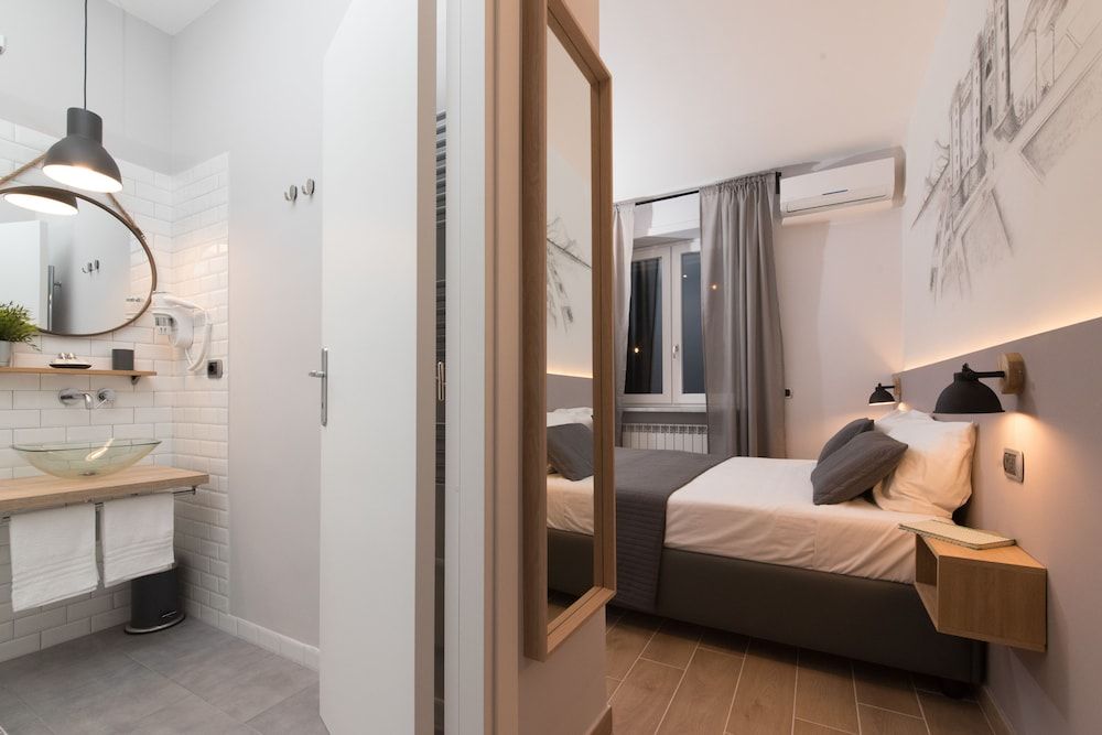 Eco di Napoli Basic Double Room 5