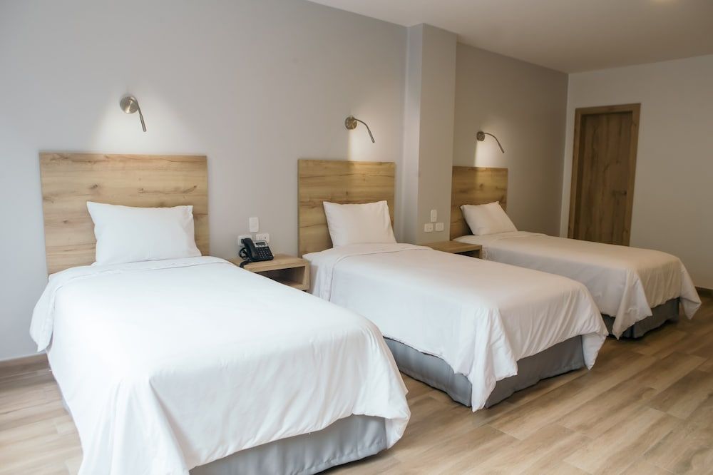 Deluxe Room, 3 Twin Beds, Non Smoking, City View