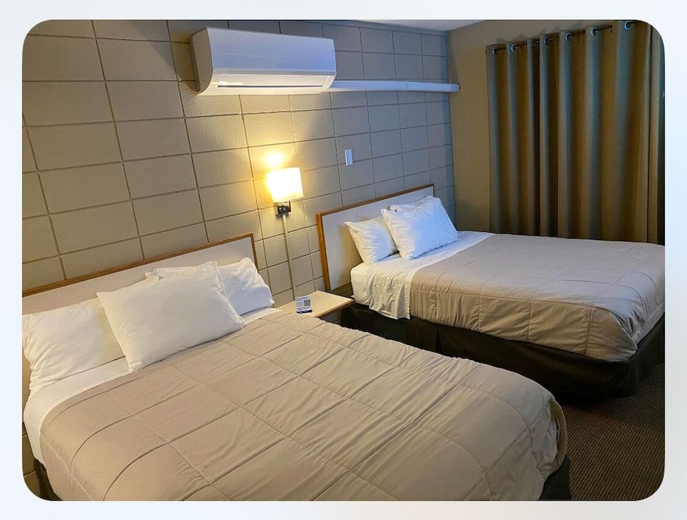 Airport Inn Deluxe Room, 2 Double Beds 2