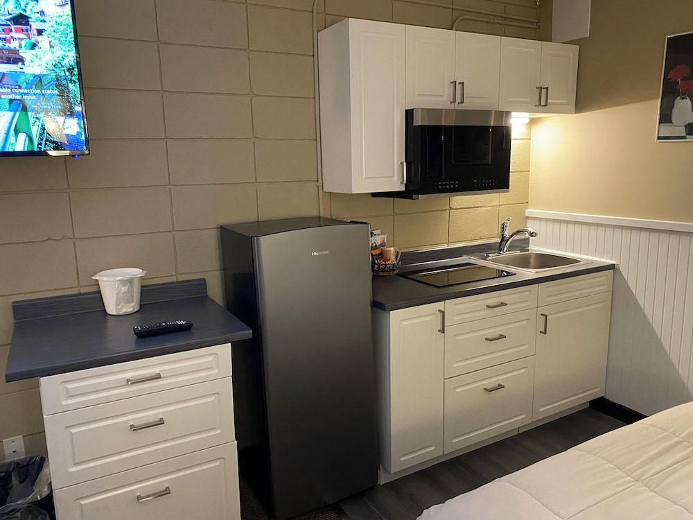 Airport Inn Deluxe Room, 2 Double Beds 6