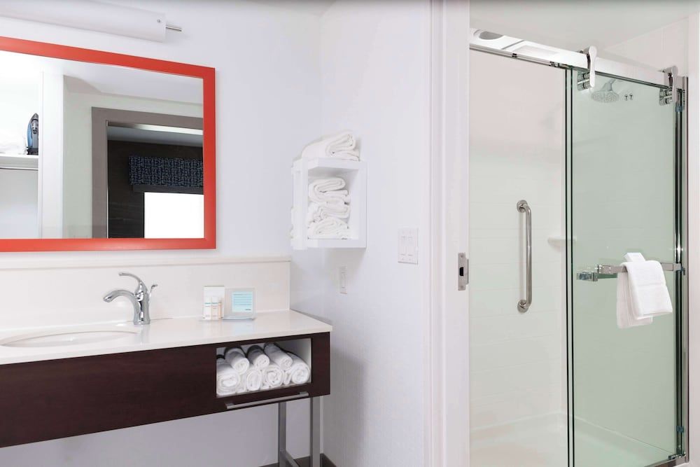 Room, 2 Queen Beds, Accessible (Hearing)