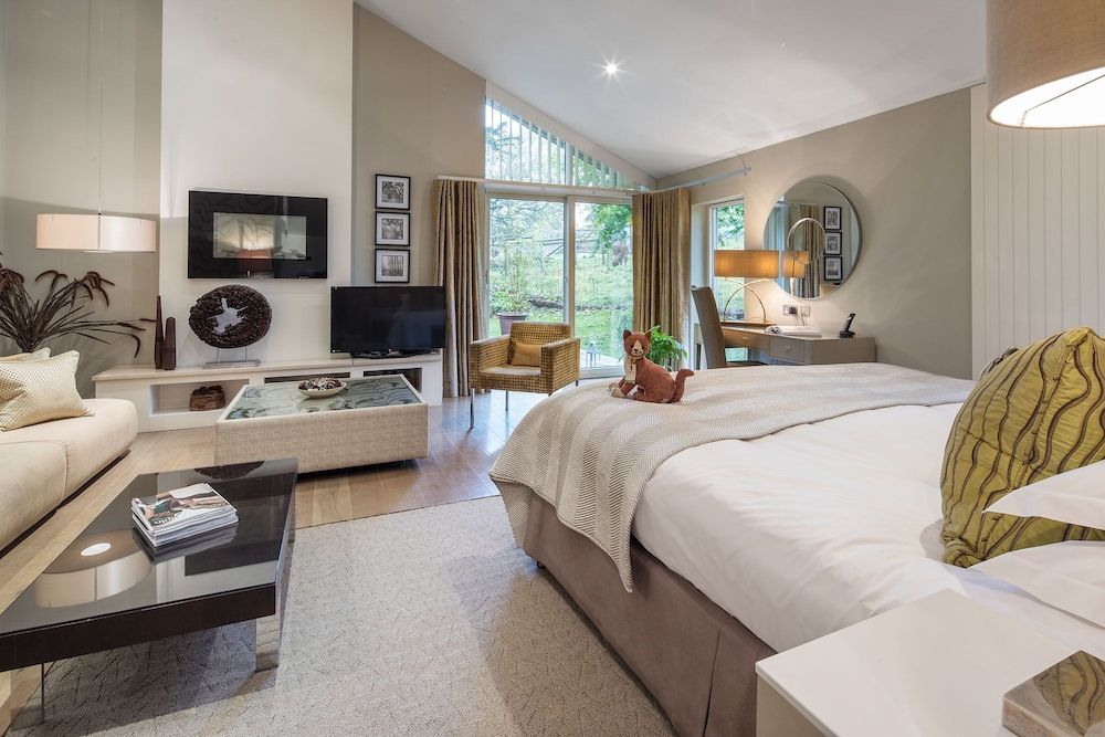 Suite, Garden Area