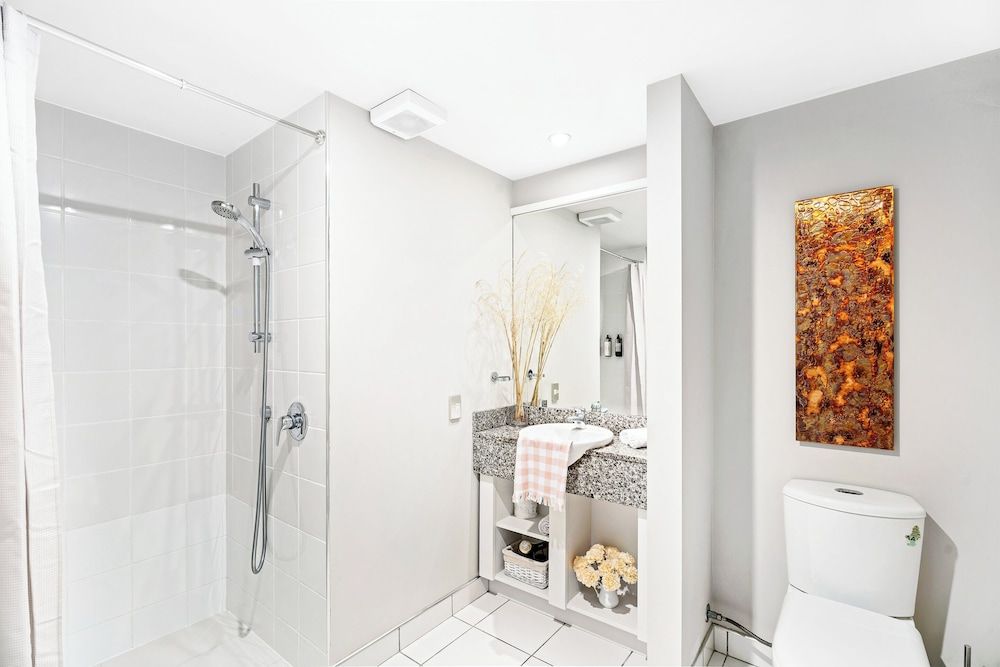 undefined Lakefront Getaway 10