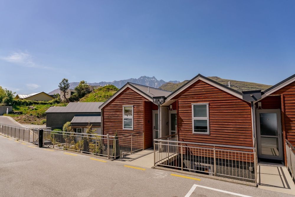 undefined Lakefront Getaway 3