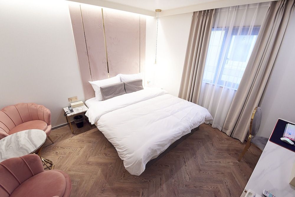 Den Basta Signature Hotel Standard Double Room 2