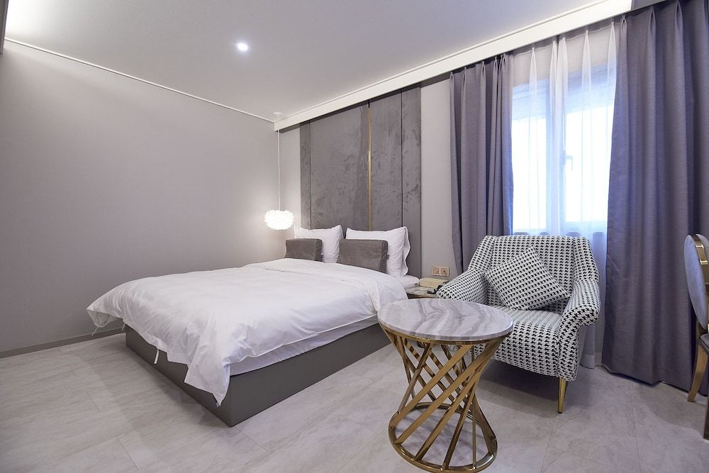 undefined Den Basta Signature Hotel 3