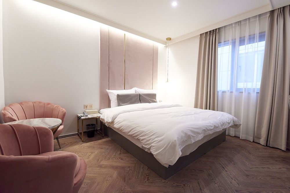 undefined Den Basta Signature Hotel 4