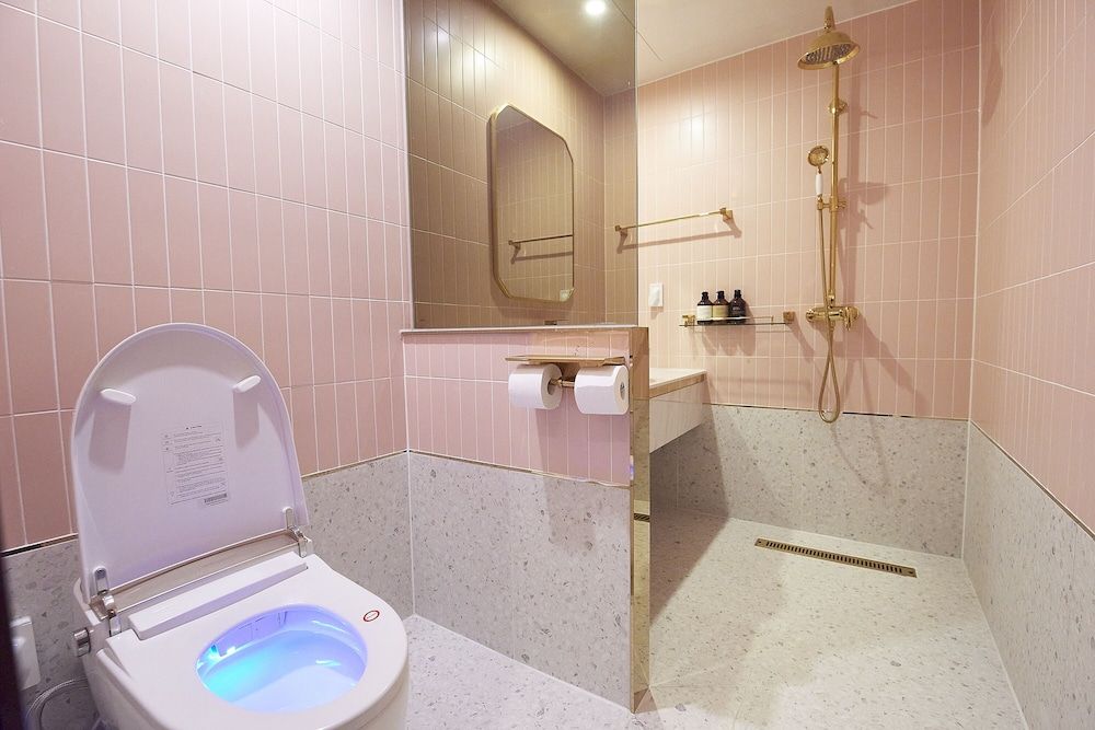 Den Basta Signature Hotel Standard Double Room 8