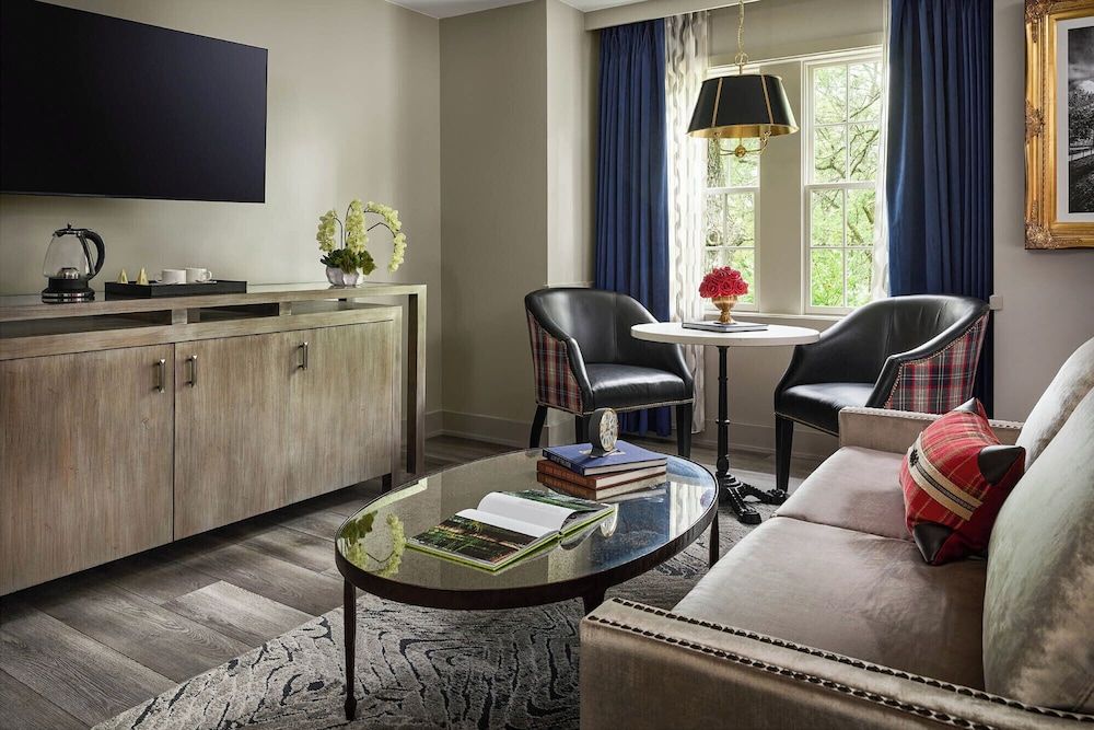 Carnegie House Premier Room, 1 King Bed with Sofa bed 5