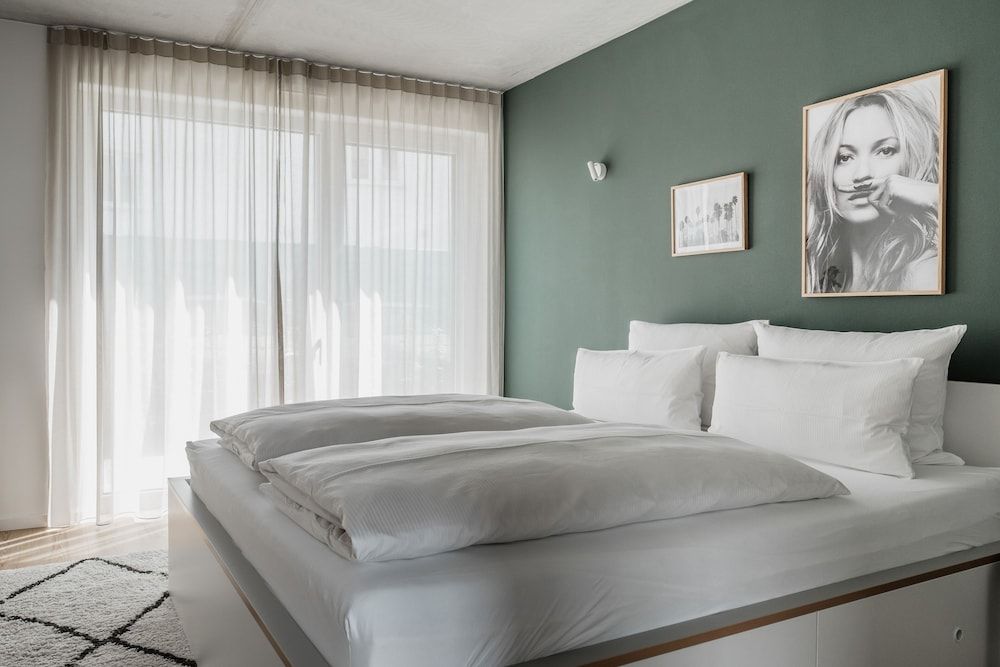 CLOUD No7 STUDIOS Design Apartment, 1 King Bed 2