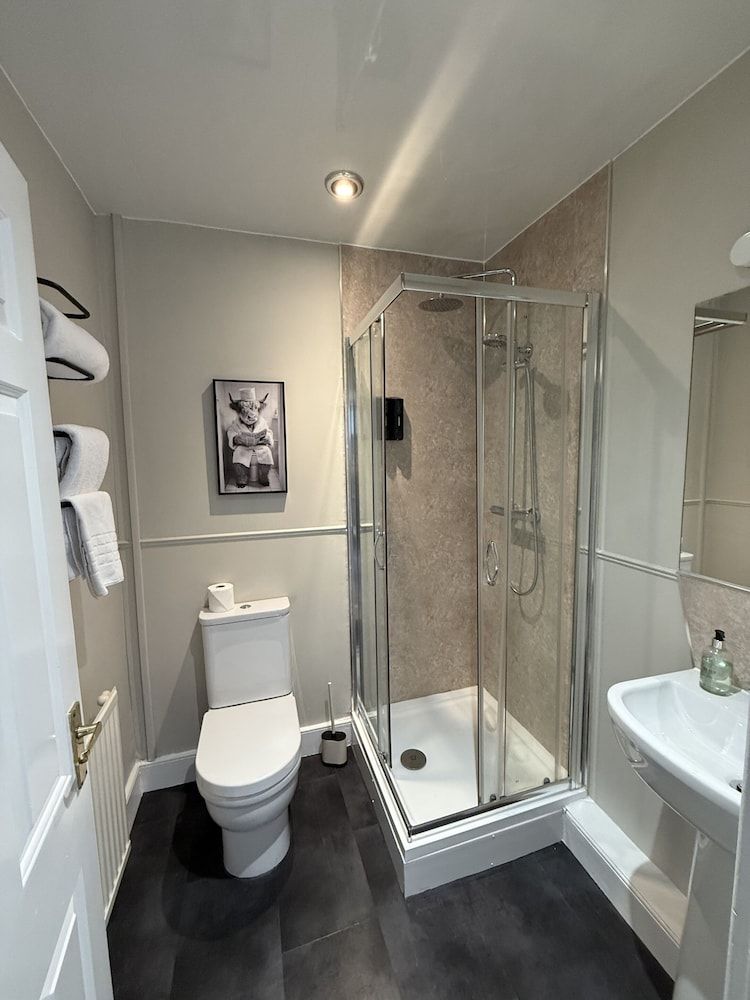 Glendevon Hotel Standard Double Room, Ensuite 2