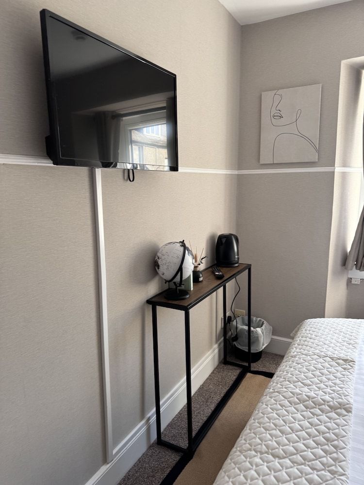 Glendevon Hotel Standard Double Room, Ensuite 4