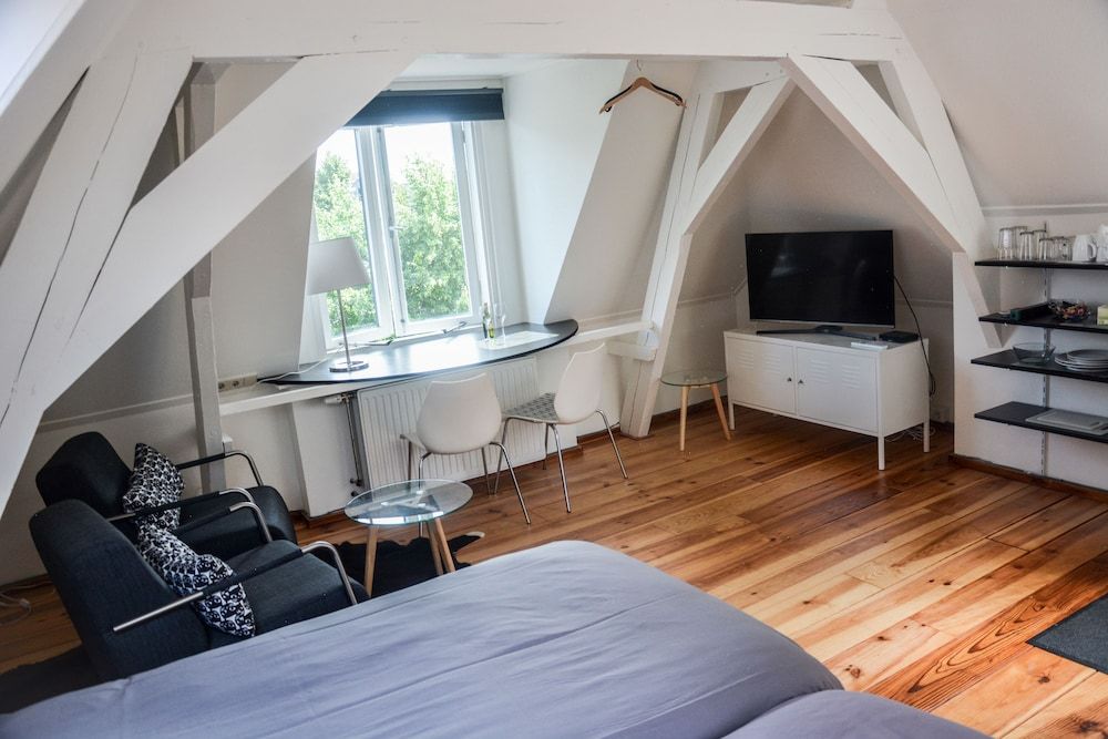 Hotel de Vischpoorte Panoramic Studio, 2 Twin Beds, Terrace, City View 7