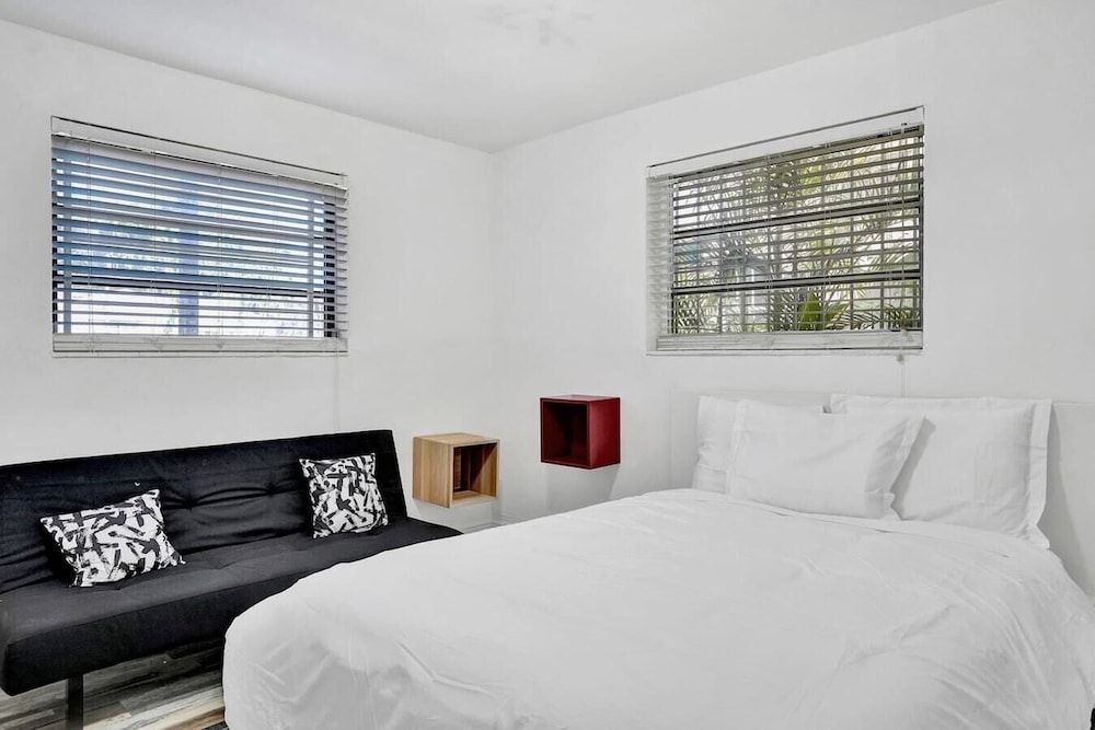 undefined Miami 4 Bedroom Home, 10 Guests BBQ Museums & Art 8