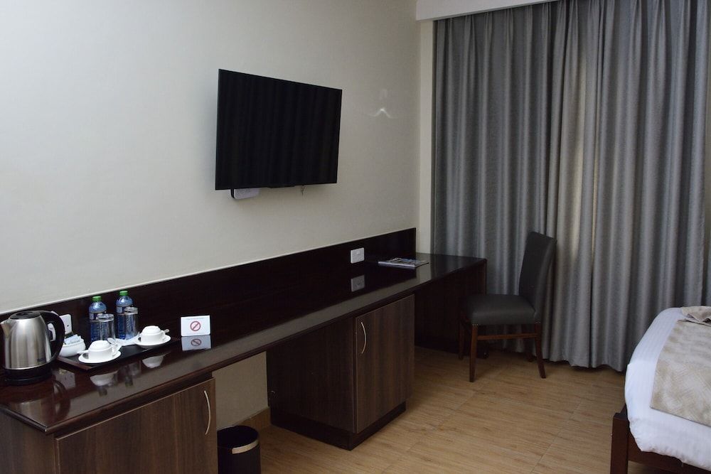 Razana Hotel Deluxe Double Room 11