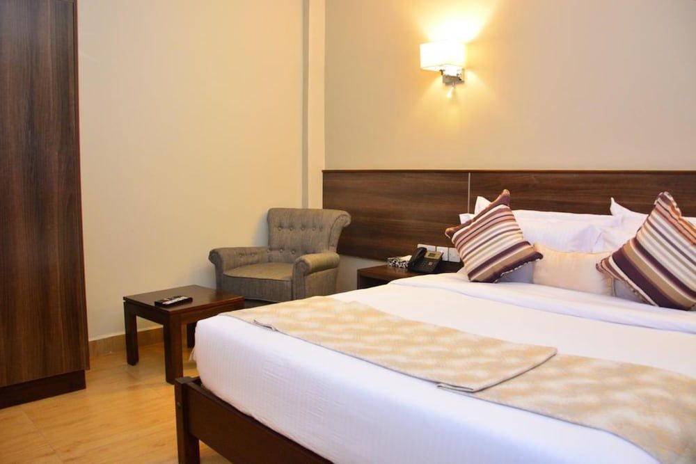 Razana Hotel Deluxe Double Room 8