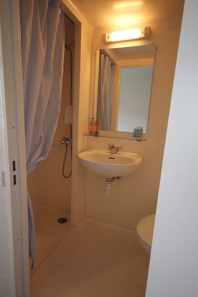 Hotel Abaca Standard Room 8