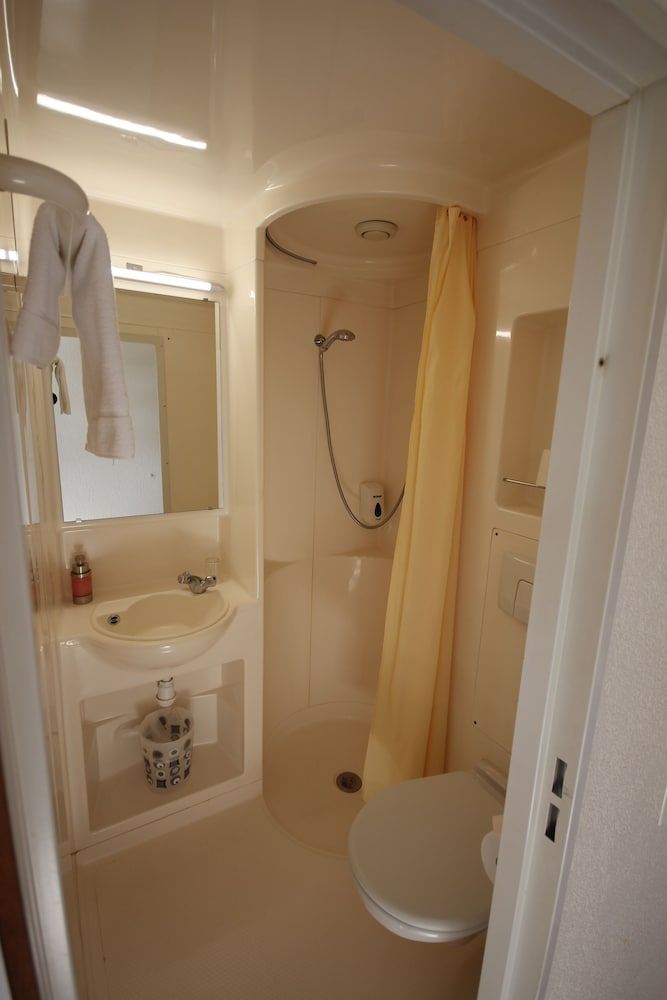 Hotel Abaca Standard Room 9