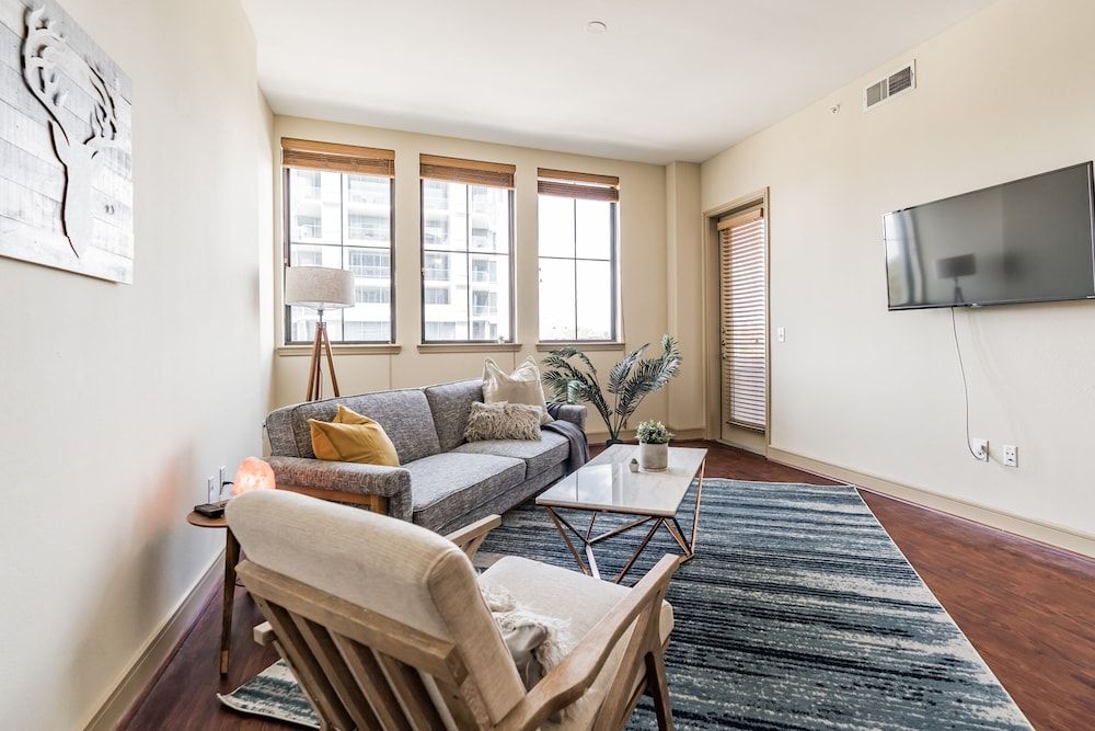 undefined The Luxury Suites of Houston 9