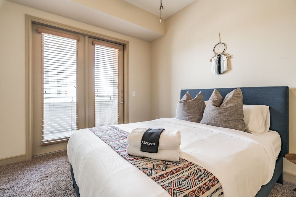 undefined The Luxury Suites of Houston 4