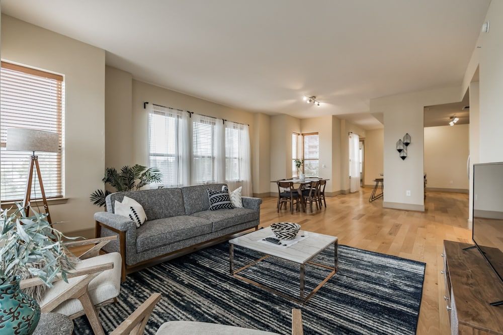 The Luxury Suites of Houston Classic Loft, 2 Bedrooms 13